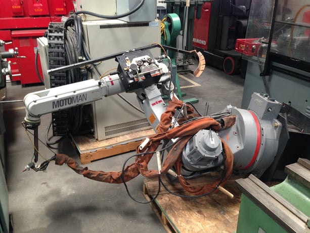 Motoman, 6-axis nu tech teachable robotic we, Thermalarc 400LTS power supply - Image 6