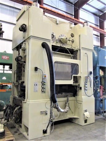 440 Ton, Invernizzi link type deep drawn press, 5" stroke, 22" Shut Height, 59" x39" bed, 30-120 SPM, 1997 - Image 1