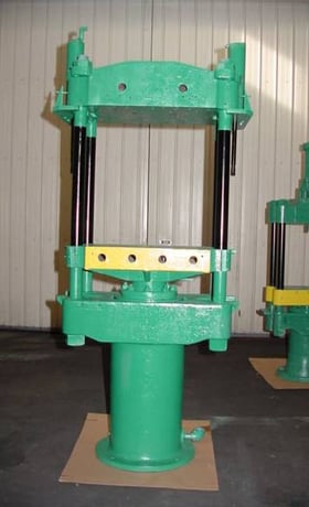 63 Ton, Williams up-acting 4-post press, 30" stroke, 9" ram, 34" daylight, 32" x24", 2 cylinders, #307 - Image 1