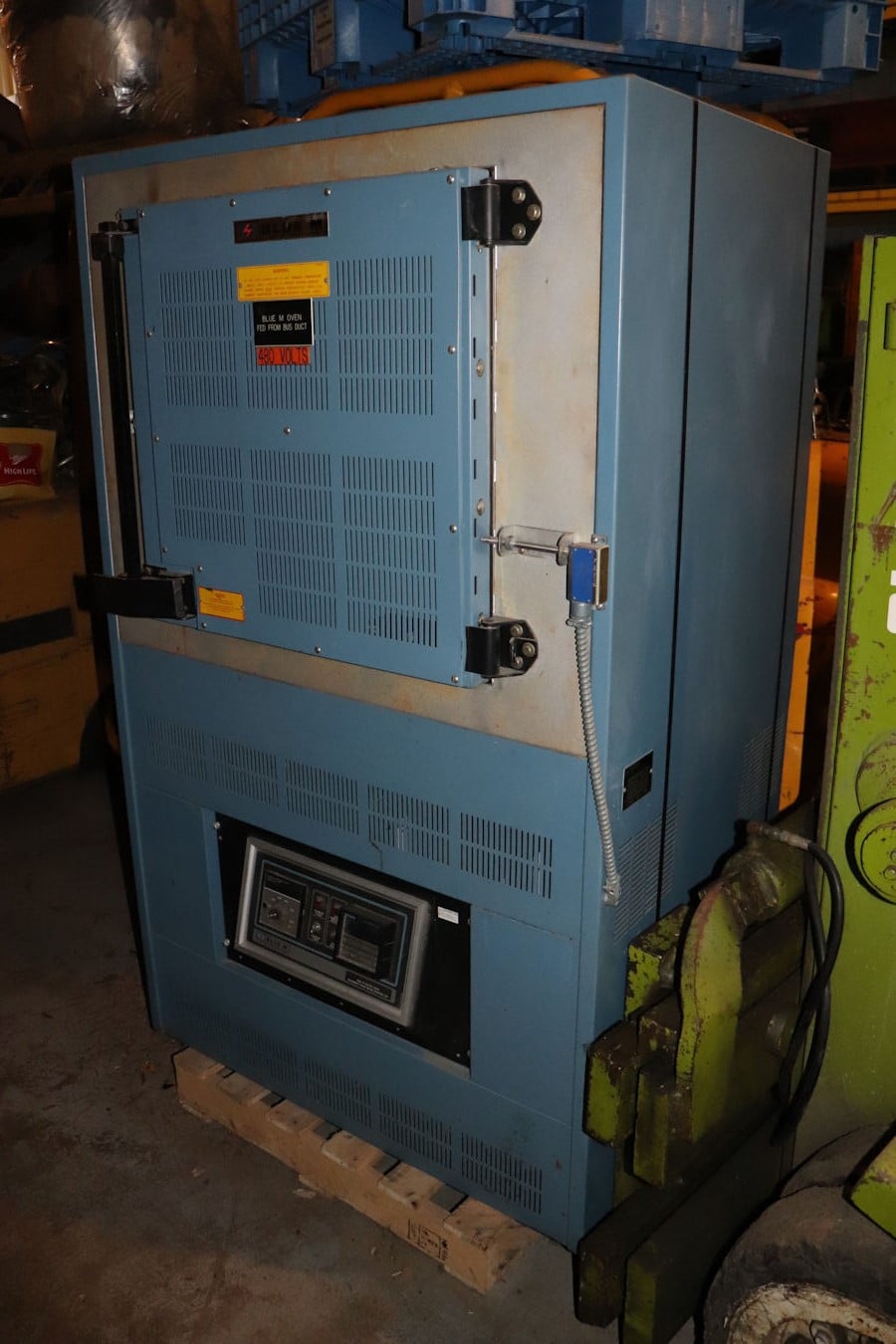 Blue M #CW-6680G, cabinet oven, 1300&deg;F / 704&deg;C, S/N CW-525, 480 V. 3 Phase - Image 1