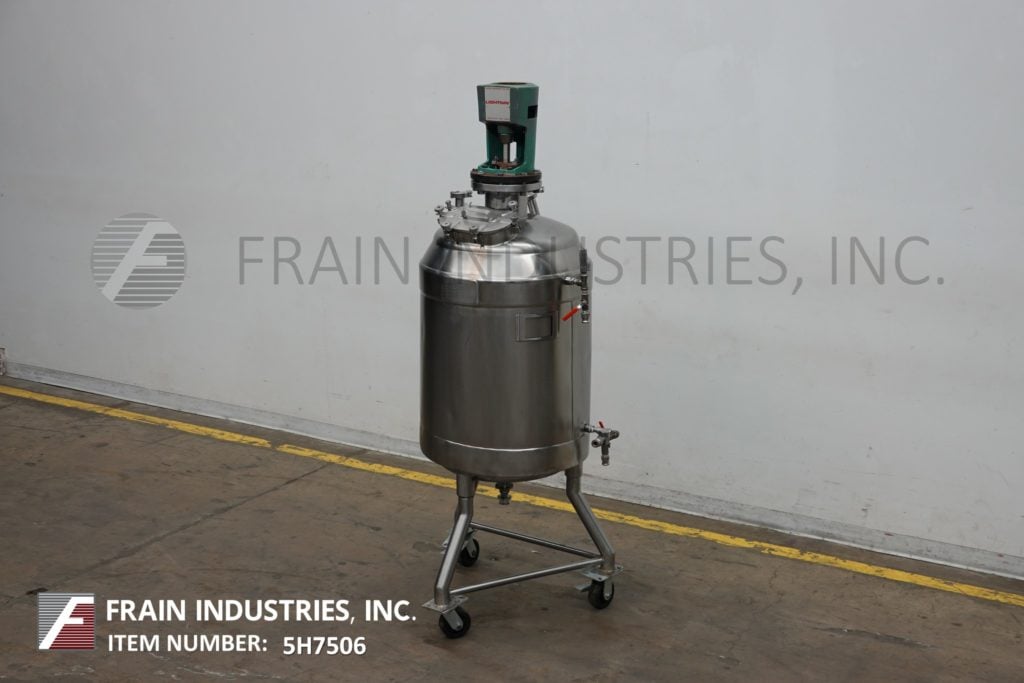 65 gallon Utensco, 304 Stainless Steel jacketed processing tank, 23" diameter x 36" straight wall, dome top - Image 1
