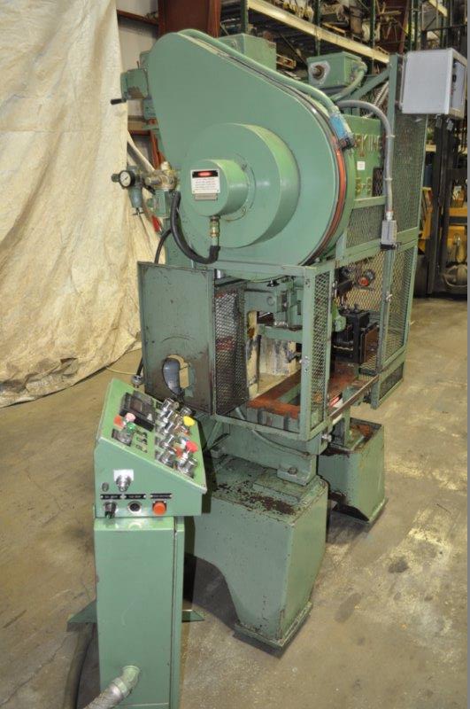 15 Ton, Perkins #15S, 1.5" stroke, 7.75" Shut Height, 20" x 10" bed, 100-300 SPM, air clutch & brake, 3 HP - Image 10
