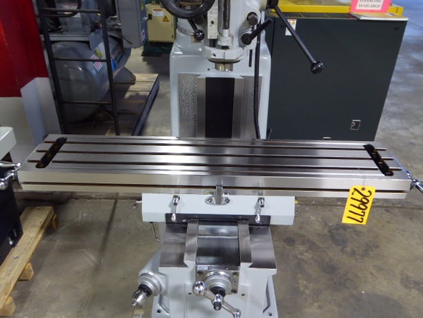 Willis #1050, 10" x50" tbl., 3 HP, 36" X, 16" Y, 16" Z, variable speed, 60-4200 RPM, R-8 - Image 5