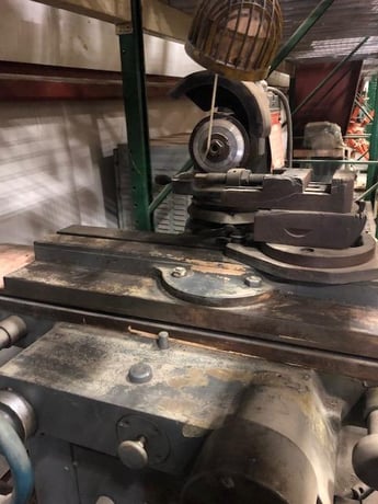 Cincinnati #2, tool & cutter grinder, 5" x36" table, tilt head, 360&deg; swivel head, vise - Image 9