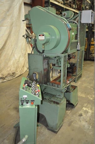 15 Ton, Perkins #15S, gap frame press, 1-1/2" stroke, 7-3/4"Shut Height,air clutch & brake, 100-300 SPM - Image 4
