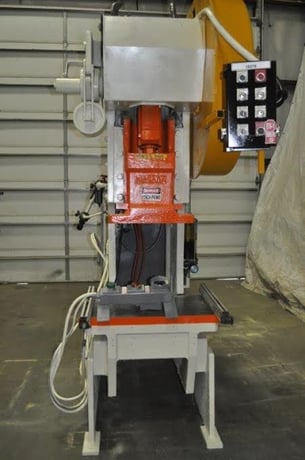 60 Ton, Niagara #M-60, OBI press, 6" stroke, 19-1/4" Shut Height, 100 SPM, air clutch & brake - Image 1