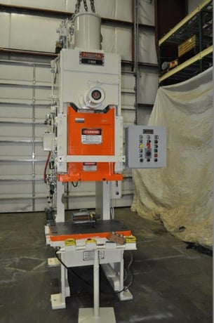 90 Ton, Niagara #E90, OBI back geared press, 9" stroke, 18" Shut Height, 46 SPM, air clutch & brake, 1986 - Image 1