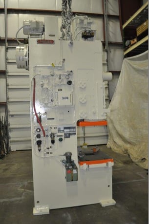90 Ton, Niagara #E90, OBI back geared press, 9" stroke, 18" Shut Height, 46 SPM, air clutch & brake, 1986 - Image 7