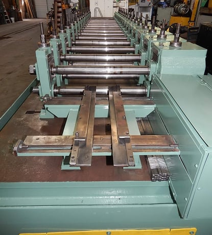 16 Stand, Ardcor, rollformer, 2" spindle diameter, 20" roll space, air clutch & brake, 20 HP, 1980 - Image 5