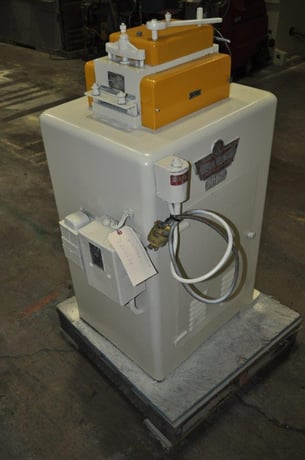 6" x .062" CWP, 17-roll, flat & shape straightener, 15/16" roll diameter, variable speed, loop Control - Image 1