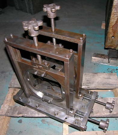 Custom exit straightener, 2-head, 3-Axis - Image 4