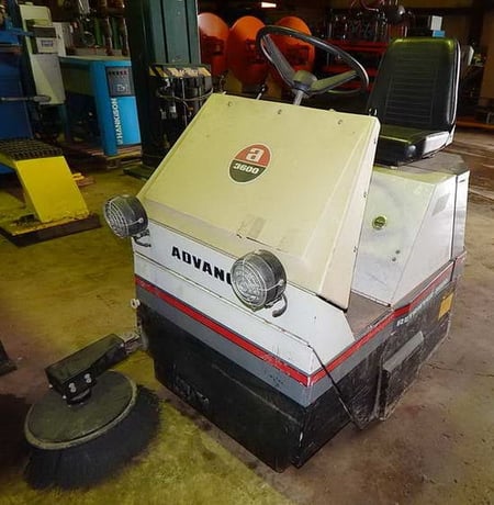 Advance #470200, floor sweeper, 36" cleaning path,right side edge brush, 1973 - Image 1