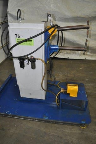 10 KVA Lors, spot welder, 18" throat,foot pedal, 2+2 max weld thickness, 550 V. - Image 3