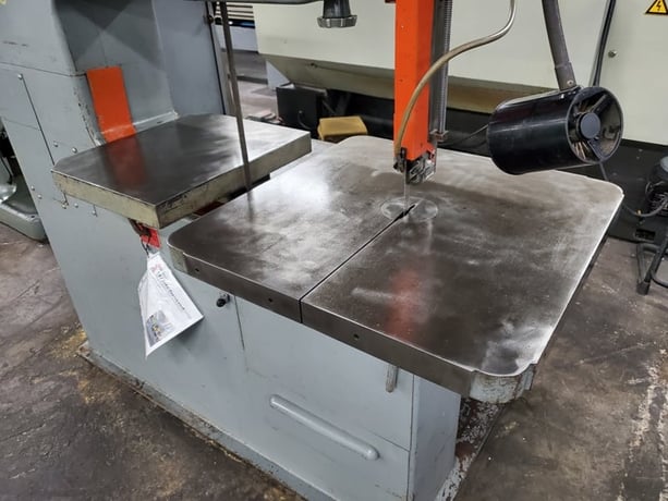 36" x 13" DoAll #3613-2, vertical band saw, 1" x 175" blade, 30" x24" tilt table, 2-5200 FPM, 3 HP, Extron - Image 2