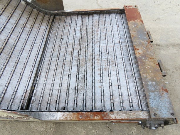 32" x 3.6' Wardcraft incline chip conveyor 45 deg .75 HP, 13 FPM, 141" discharge - Image 6