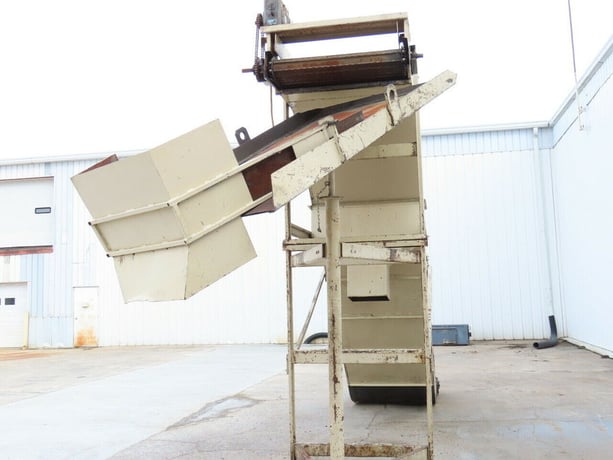 32" x 3.6' Wardcraft incline chip conveyor 45 deg .75 HP, 13 FPM, 141" discharge - Image 9