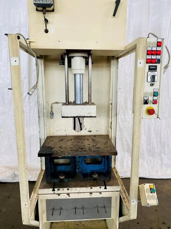 20 Ton, Remiremont #PHC20VAR, C-frame hydraulic press, 18" stroke, 21"/34" daylight, 2000 - Image 4