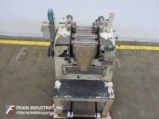 4" x 8" Ross #4x8TRM, 3 roll mill, 1 HP, hand crank gap adjustment, scraper blades - Image 2