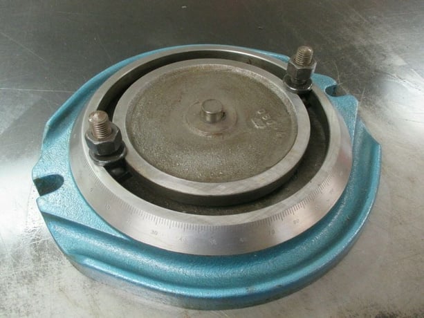 Kurt #D80-4-SA, Cast Iron swivel base for 8" milling machine vises - Image 1