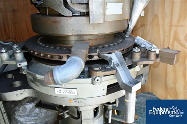 2.5 Ton, Stokes #BB2, rotary tablet press, 27 station, double sided, 5/8" max tablet diameter, 11/16" max - Image 4
