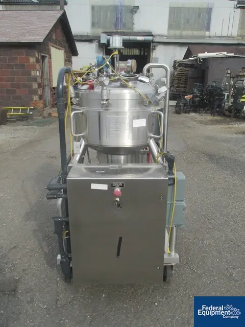 26.42 gallon DCI, 100 liter, 316 Stainless Steel, 24" dia.x 10" straight side, bottom sump, 50 psi, dimple - Image 2