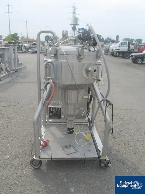 26.42 gallon DCI, 100 liter, 316 Stainless Steel, 24" dia.x 10" straight side, bottom sump, 50 psi, dimple - Image 4