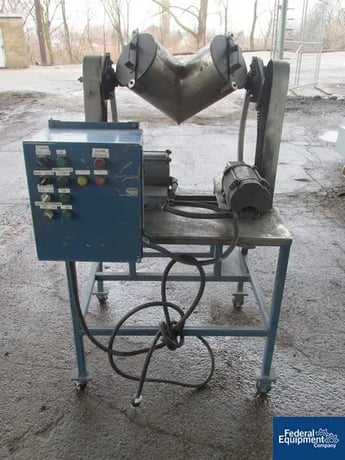 .26 cu.ft. Patterson, twin shell blender, Stainless Steel, 8 quart, liquid bar .75 HP, 115/230 V.motor, 115 - Image 1