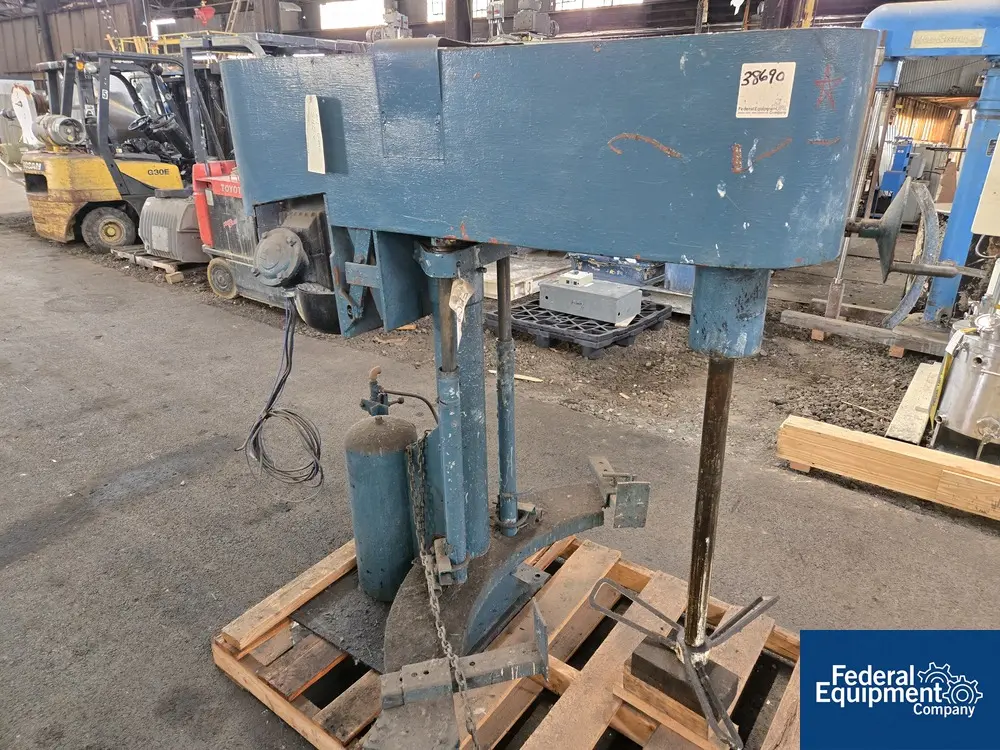 Schold, slow bow tie mixer, stainless steel shaft and blade, 10 HP, air over oil hydraulic lift, floor - Image 1