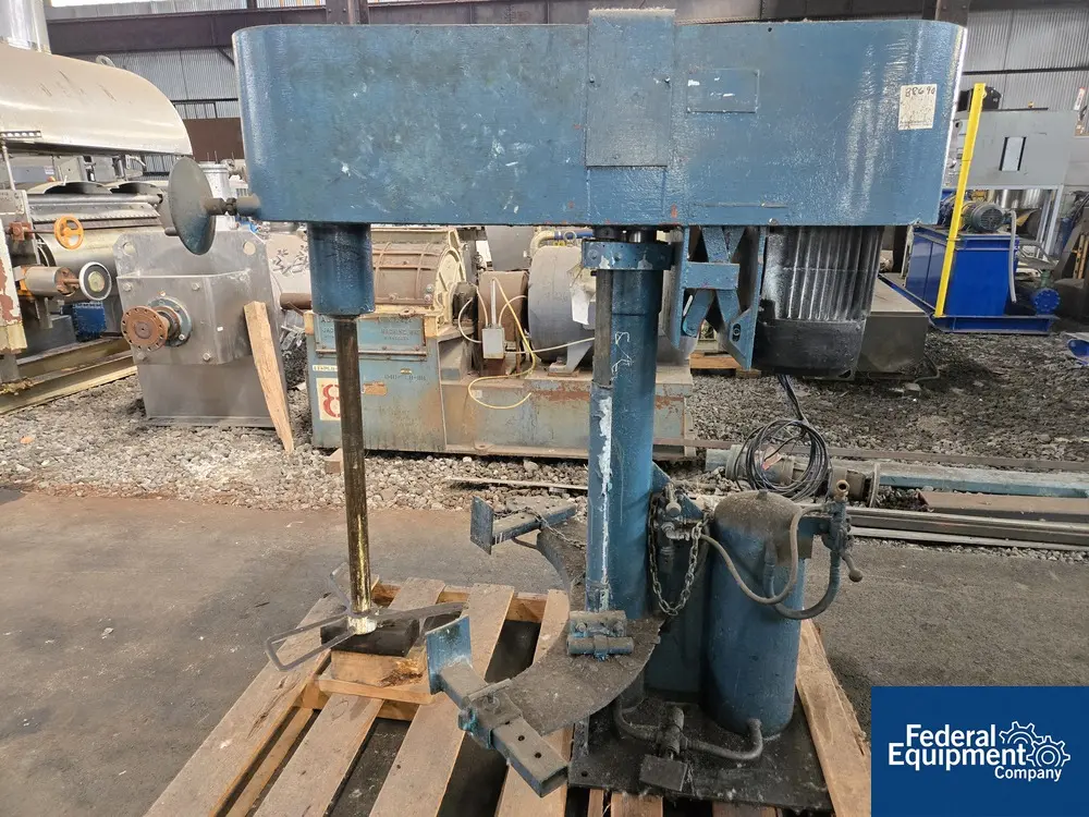 Schold, slow bow tie mixer, stainless steel shaft and blade, 10 HP, air over oil hydraulic lift, floor - Image 4