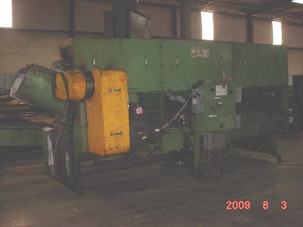 70 cu.ft. Ultramatic #CT30192, flow thru vibratory finisher, 30 HP, variable speed, automatic lube, 1998 - Image 1