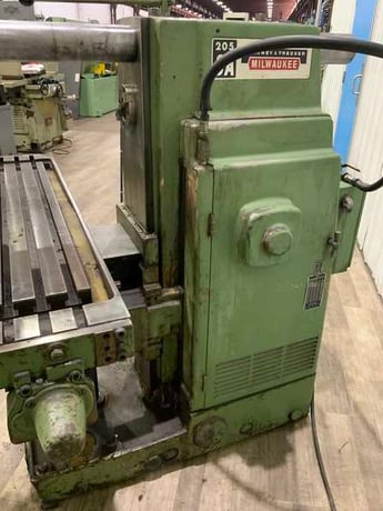 Kearney & Trecker #205SA, horizontal mill with vertical head, #12" x50" table, 5 HP, #72819 - Image 5