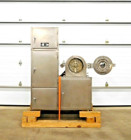 Jiangyin Baoli #JB-30-B, grinder/crusher/dust collector, 5" x 6" opening, 10mm feeding size, 3800 RPM - Image 1