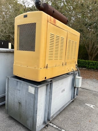50 KW Onan/J Deere, diesel, 208 or 480 Volts, 3 phase, weatherproof enclosure, 12 lead reconnectable, 300 - Image 7
