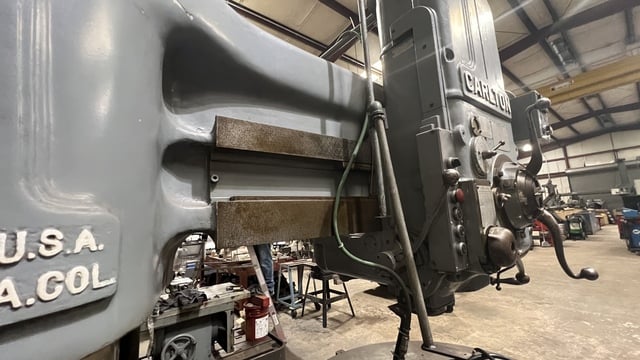 6' -15" Carlton #3A, radial arm drill, tilting box table - Image 7