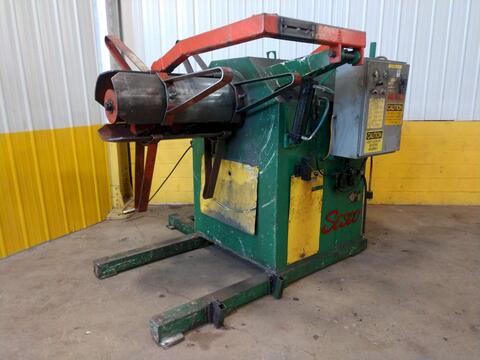 30000 lb. Sesco #55-422, motorized uncoiler coil reel, 36" width, holddown arm, hydraulic expansion - Image 1