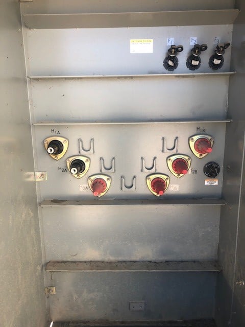 1000/1120 KVA 12470 Delta Pri. 800Y/462 Sec., Cooper, dead front, loop feed, Bayonet fused - Image 2