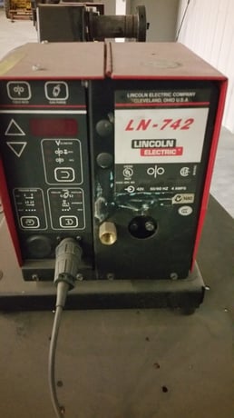 Lincoln Invertec STT Welder, with Lincoln LN-742 Feeder, 208/230/460 V., 3/60 HZ - Image 3