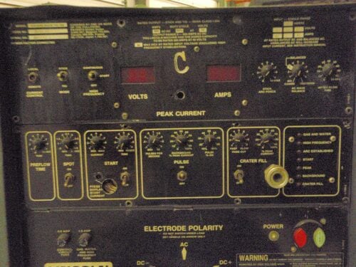 Lincoln #Square-Wave-Tig-300 Welder, Duty cycle 60%@ 32 V., 300 AC/DC Amps. - Image 3