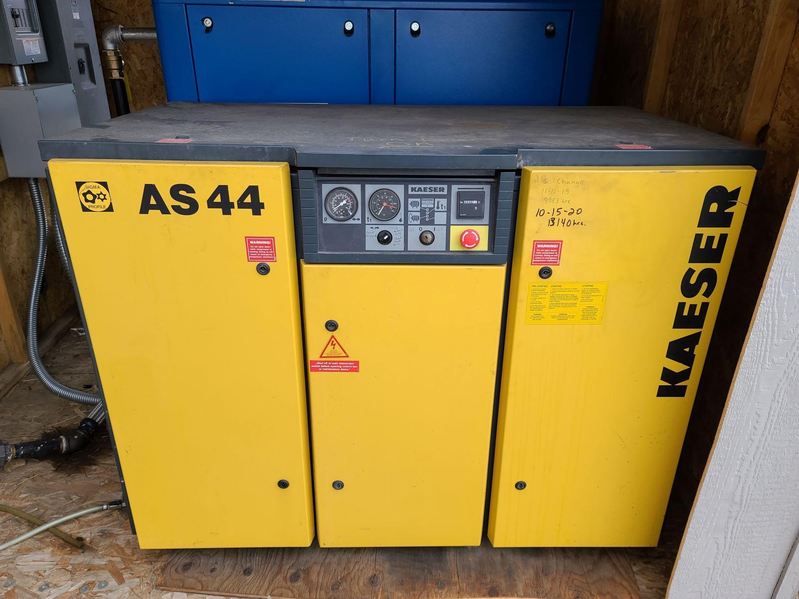 40 HP Kaeser #AS44, air compressor, 170 cfm, 110 psi,analog gauges,manual switches, 1997 - Image 1