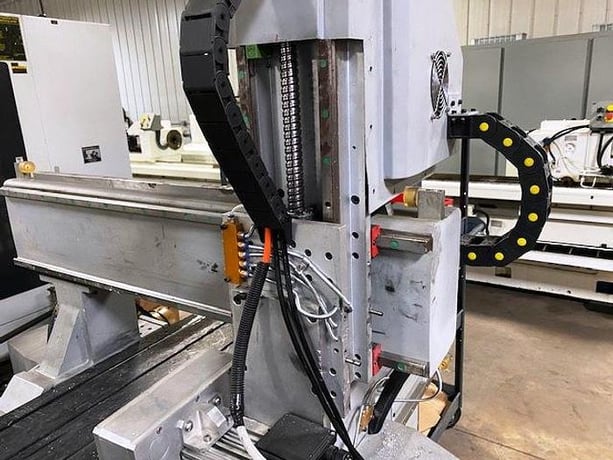 Moving Gantry Table Saw, 35" x 23-3/4" table, 9-1/2" under rail, 8" blade, 8000 RPM, automatic lube system - Image 2