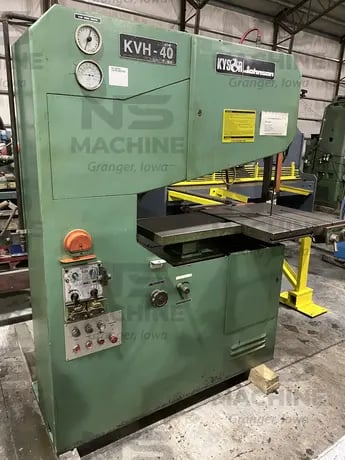 40" Kysor Johnson #KVH-40, vertical bandsaw, hydraulic power tilt table, blade welder, blade grinder - Image 2