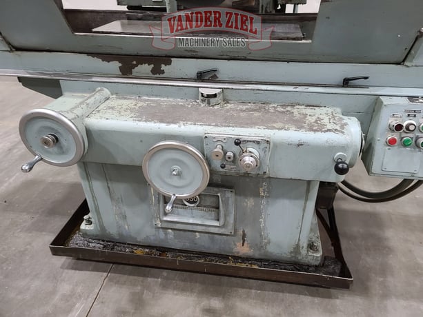 12" x 36" Gallmeyer & Livingston #550, hydraulic grinder, 17-1/8" throat, #15308 - Image 8