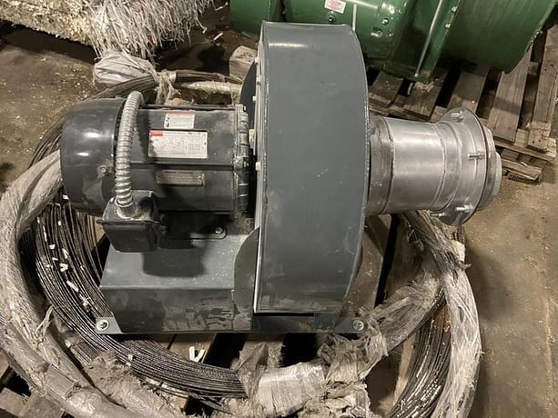 Dayton #4C330, trim blower, 5 HP - Image 1