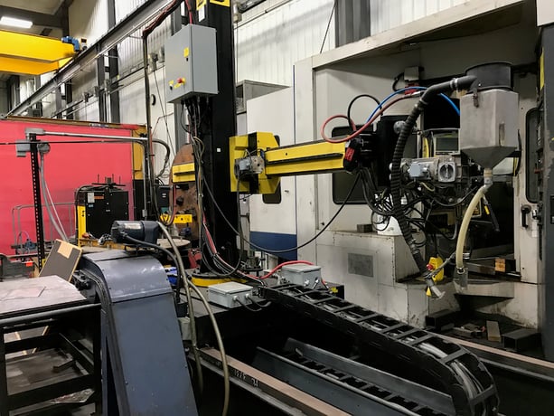 Esab lrg sub-arc welder, includes column & boom, horizontal & vertical turntable, welder & more, very low - Image 1