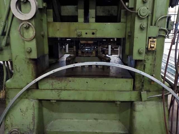 300 Ton, Minster #40-10, straight side double crank press, 10.5" stroke, 6" adj., 61" x 42" bed, 13 SPM - Image 9