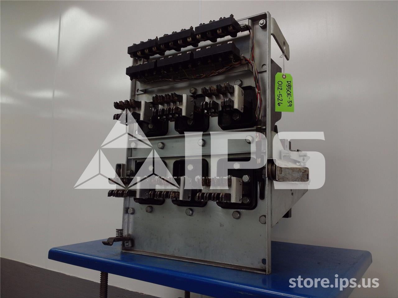 1600 Amps WH Db-50 Eo/do 3p 220 Volts AC Control, 440 Volts AC Close, 240 Volts AC Trip - Image 3
