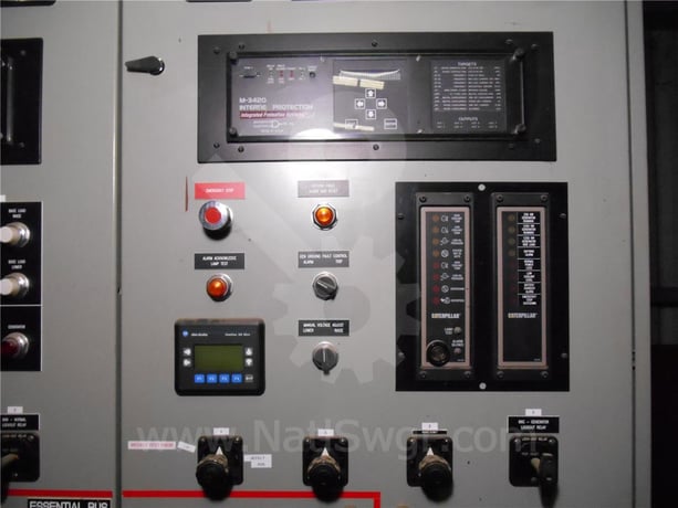 2000 Amps GE Akd-10 Indoor Switchgear 1-2000 Amps Main, Control Section - Image 6