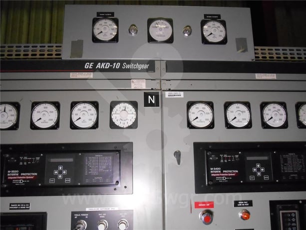 2000 Amps GE Akd-10 Indoor Switchgear 1-2000 Amps Main, Control Section - Image 7