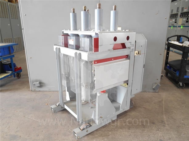 1200 Amps GE Vb1 13.8-500-3 Ml-18h Vertical Lift Unused Surplus (vb1 13.8-500) 48 Volts DC Control, 18k Amps - Image 5