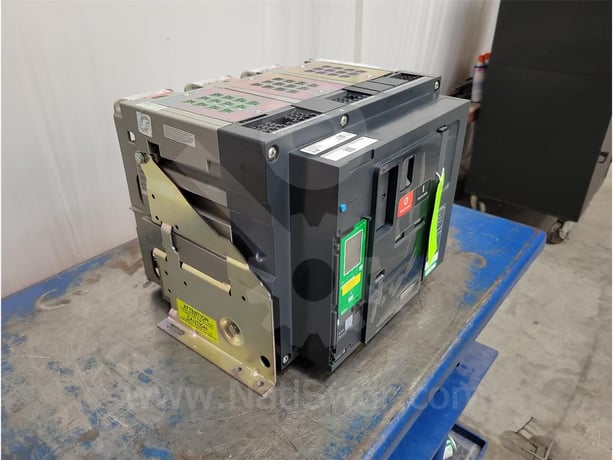 1600 Amps Square D Masterpact Mtz2 16h3 Eo/do Unused Surplus (mtz216h3) 120 Volts AC Control, 24 Volts AC - Image 9